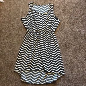 Chevron B&W HighLow Dress (Size 2X)
